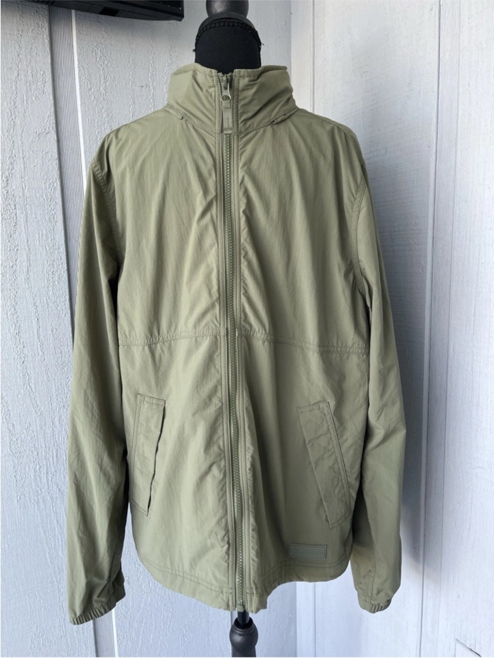 L.L.Bean Men’s Medium Regular Hooded Windbreaker Jacket Stowaway Hood Olive EUC